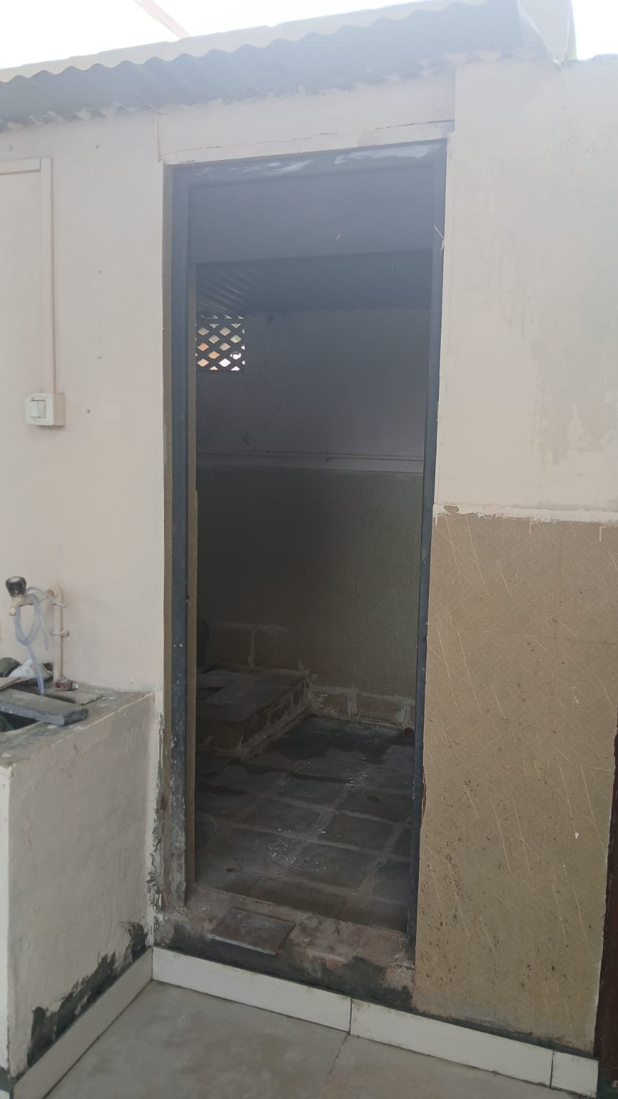 Hostel or P G Building for Sale